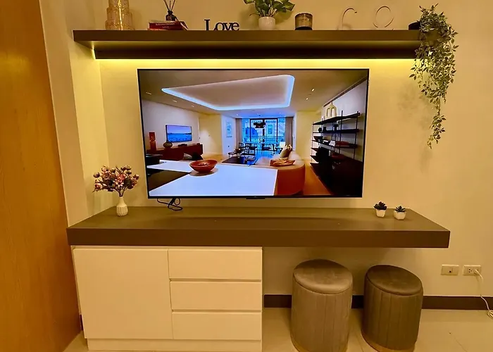 Apartment Cq House - Luxe Near Venice Mall, Bgc And Naia