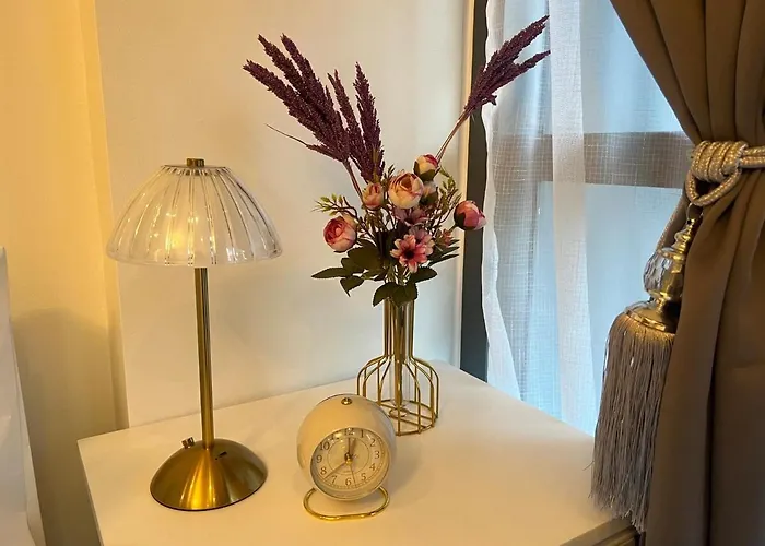 Apartment Cq House - Luxe Near Venice Mall, Bgc And Naia *